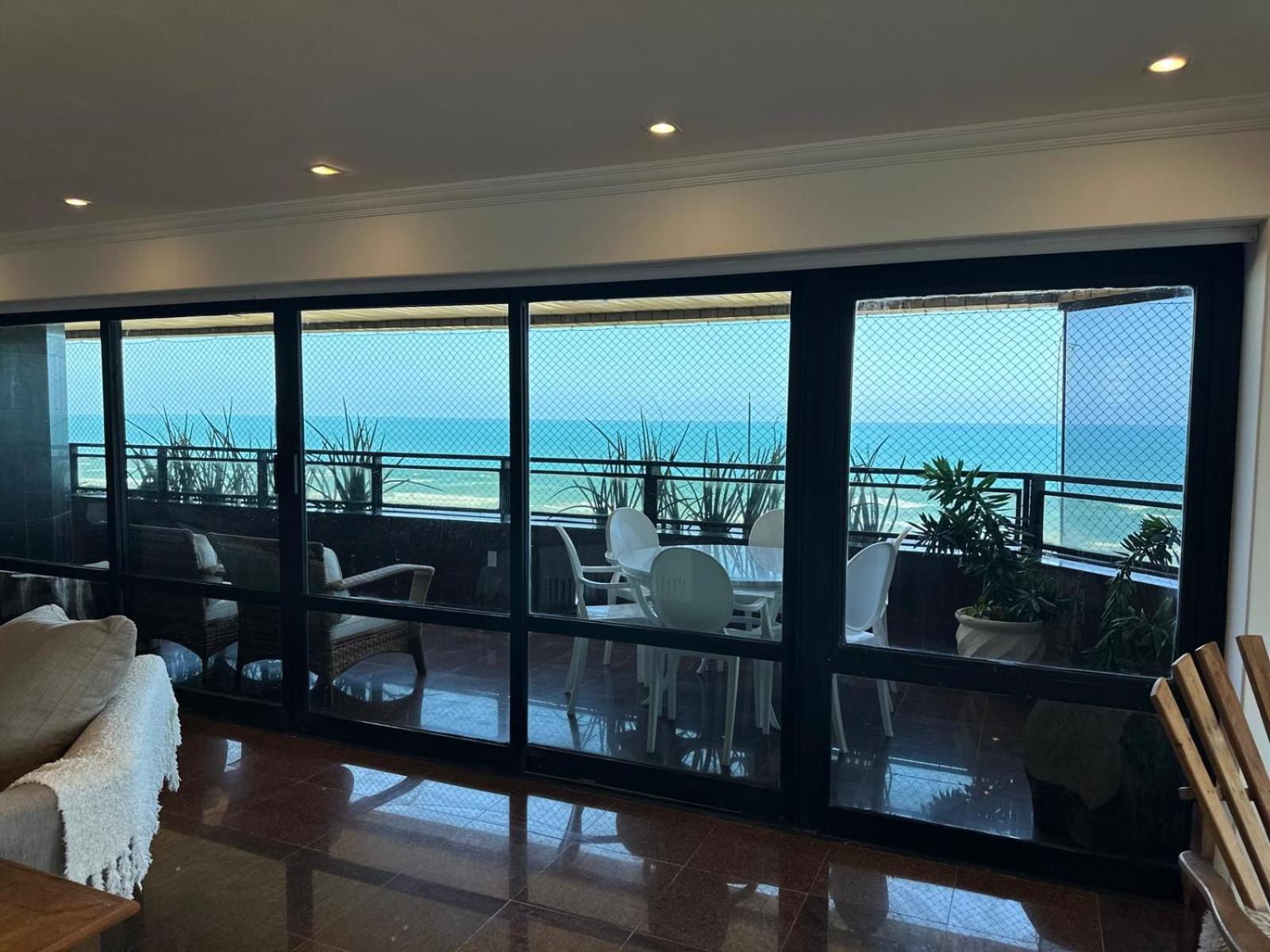 Hotel Solar Beach Front - Image 1