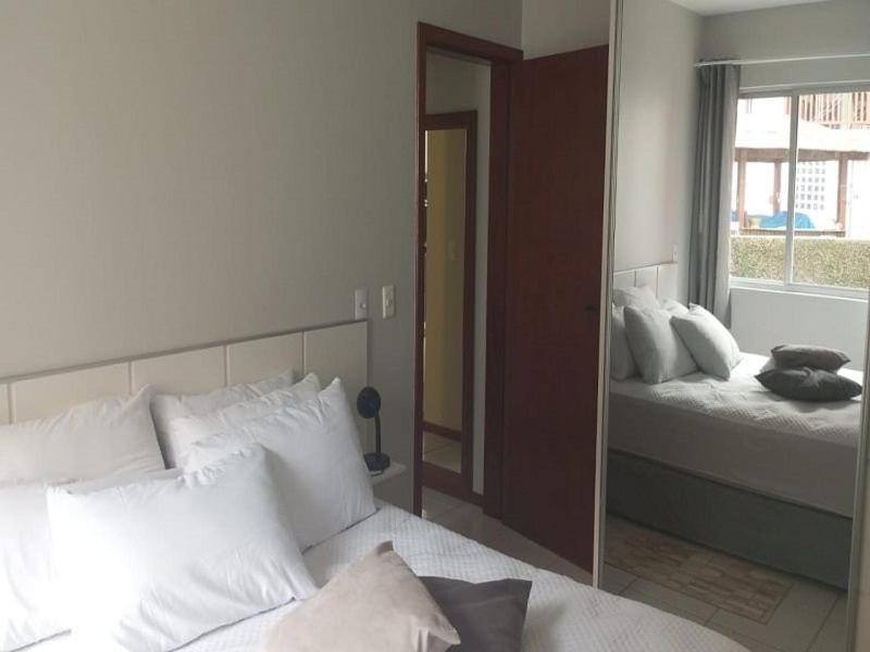 Apartamento Confortável c/ Churrasqueira SJE0103