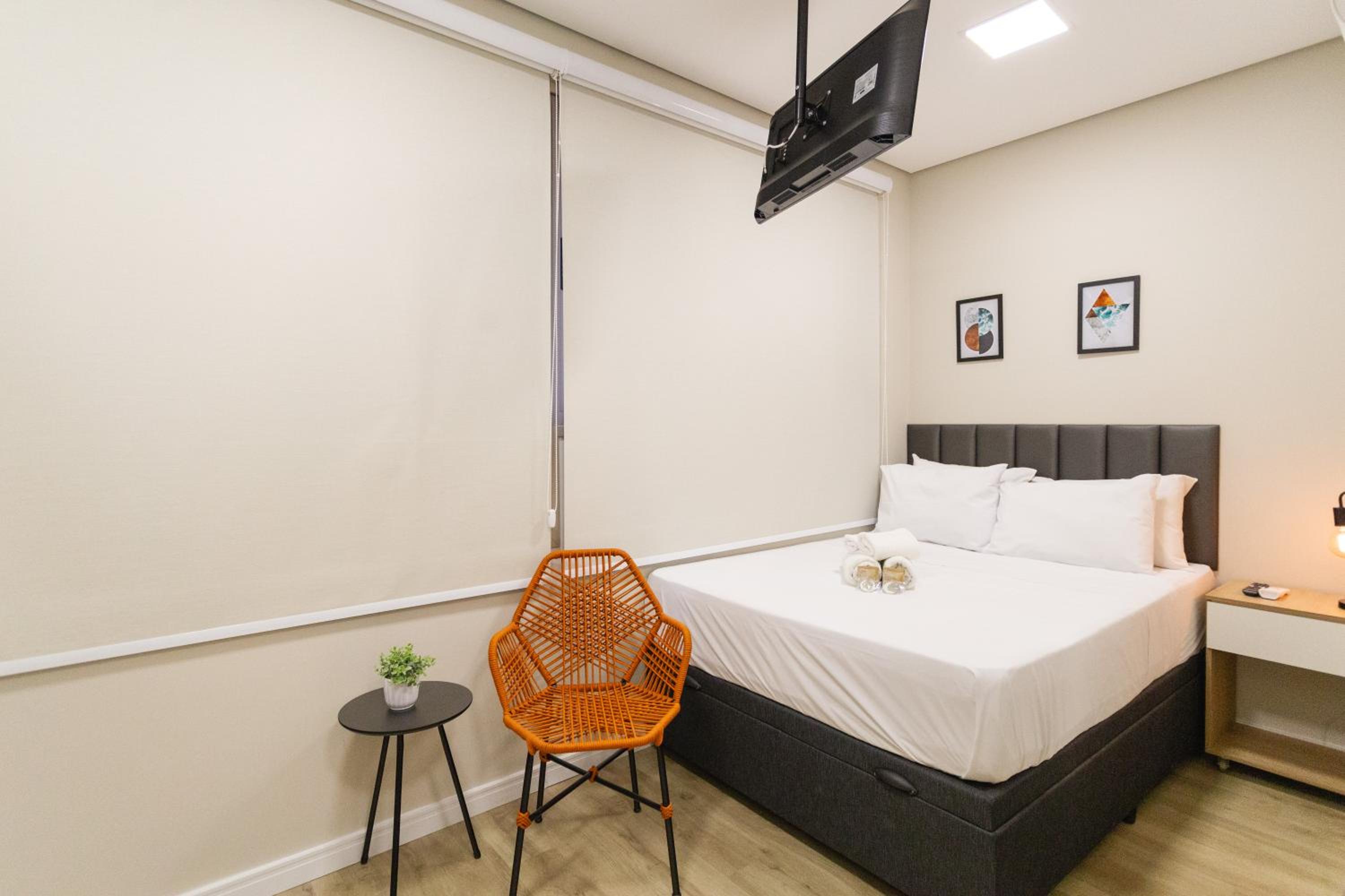 AG Residences - Studios per season