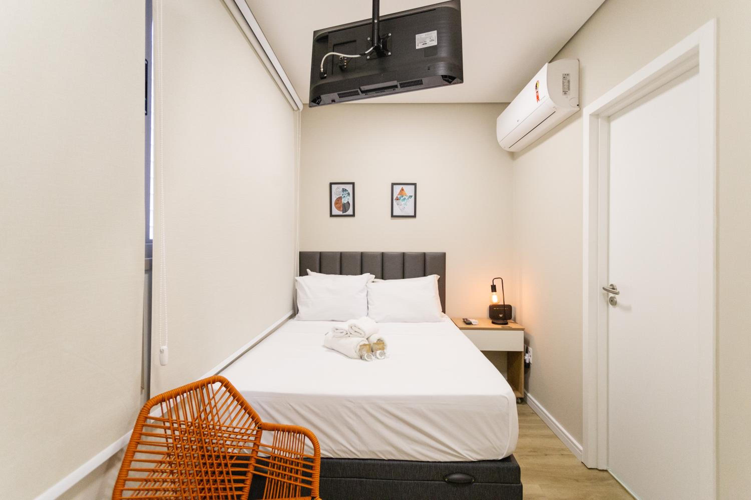 AG Residences - Studios per season