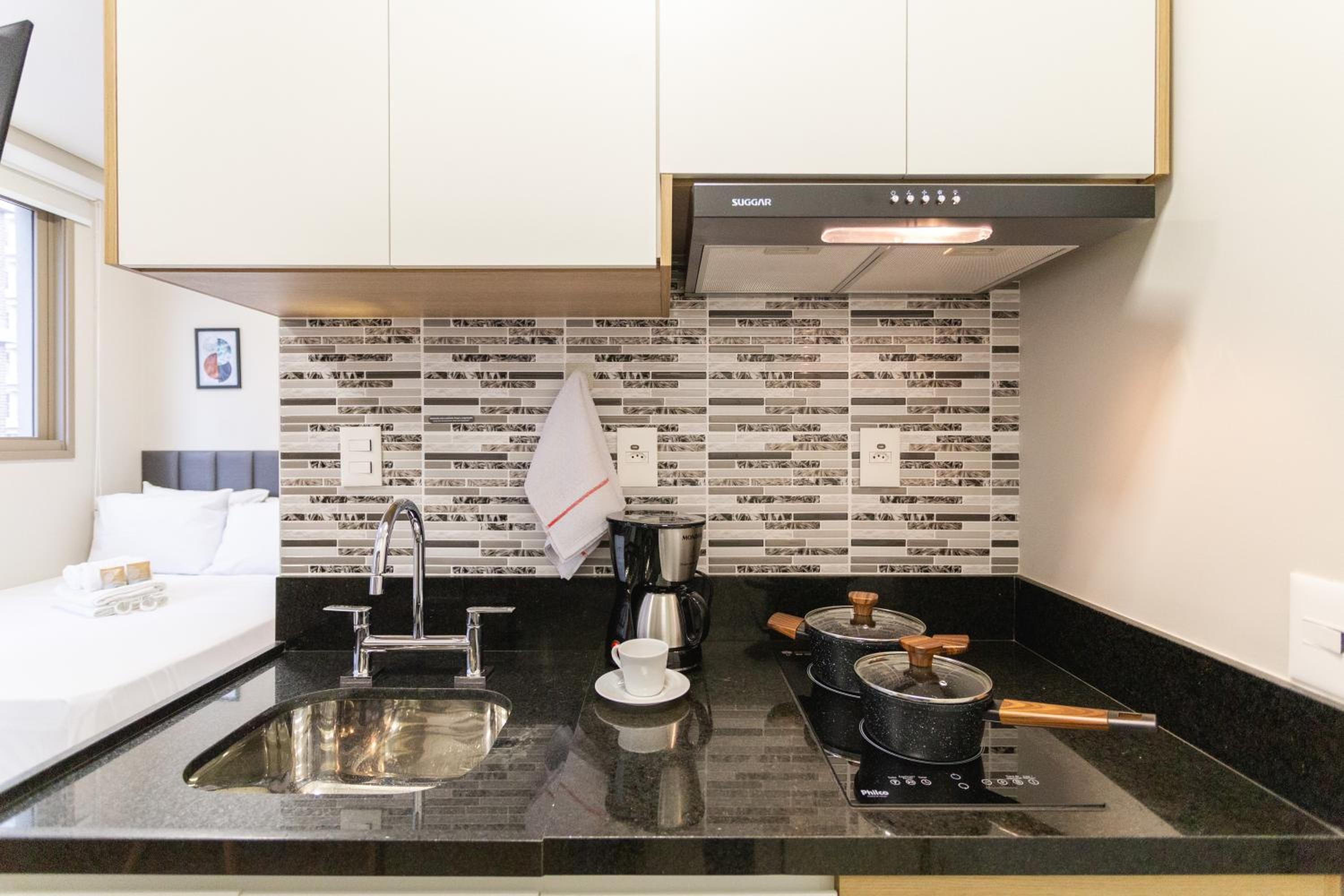 AG Residences - Studios per season