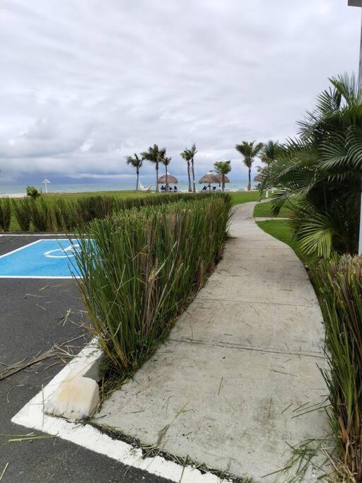 Trip Vacacional frente al mar y piscina