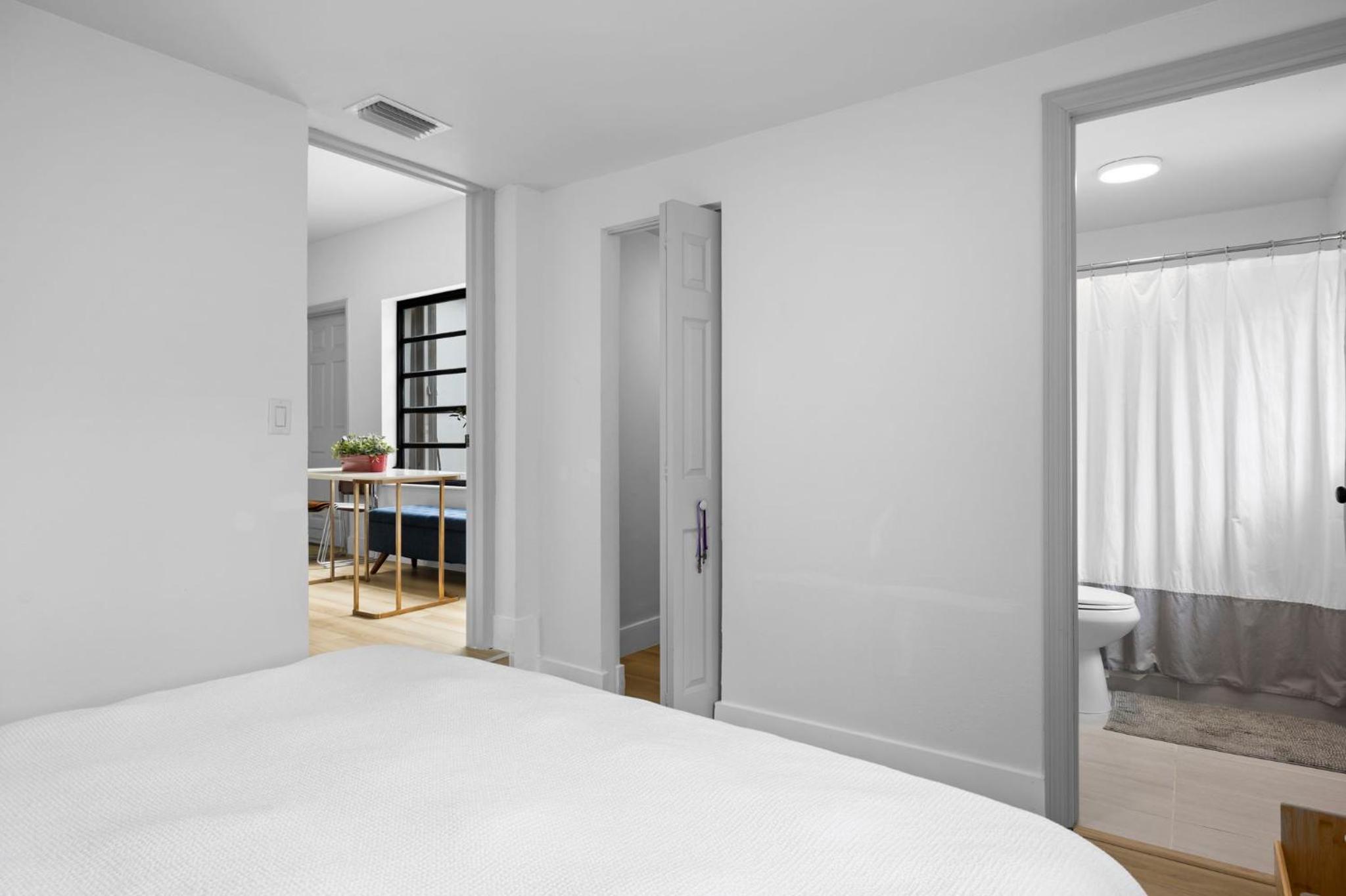 Spacious 3BR Miami Retreat with Free Parking
