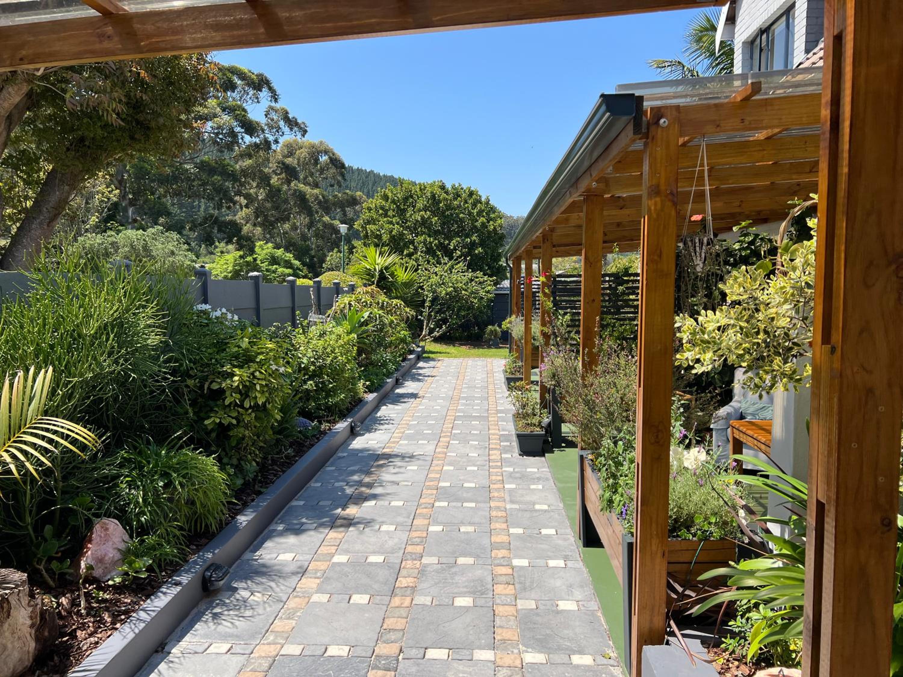 Pelican Lodge Guesthouse