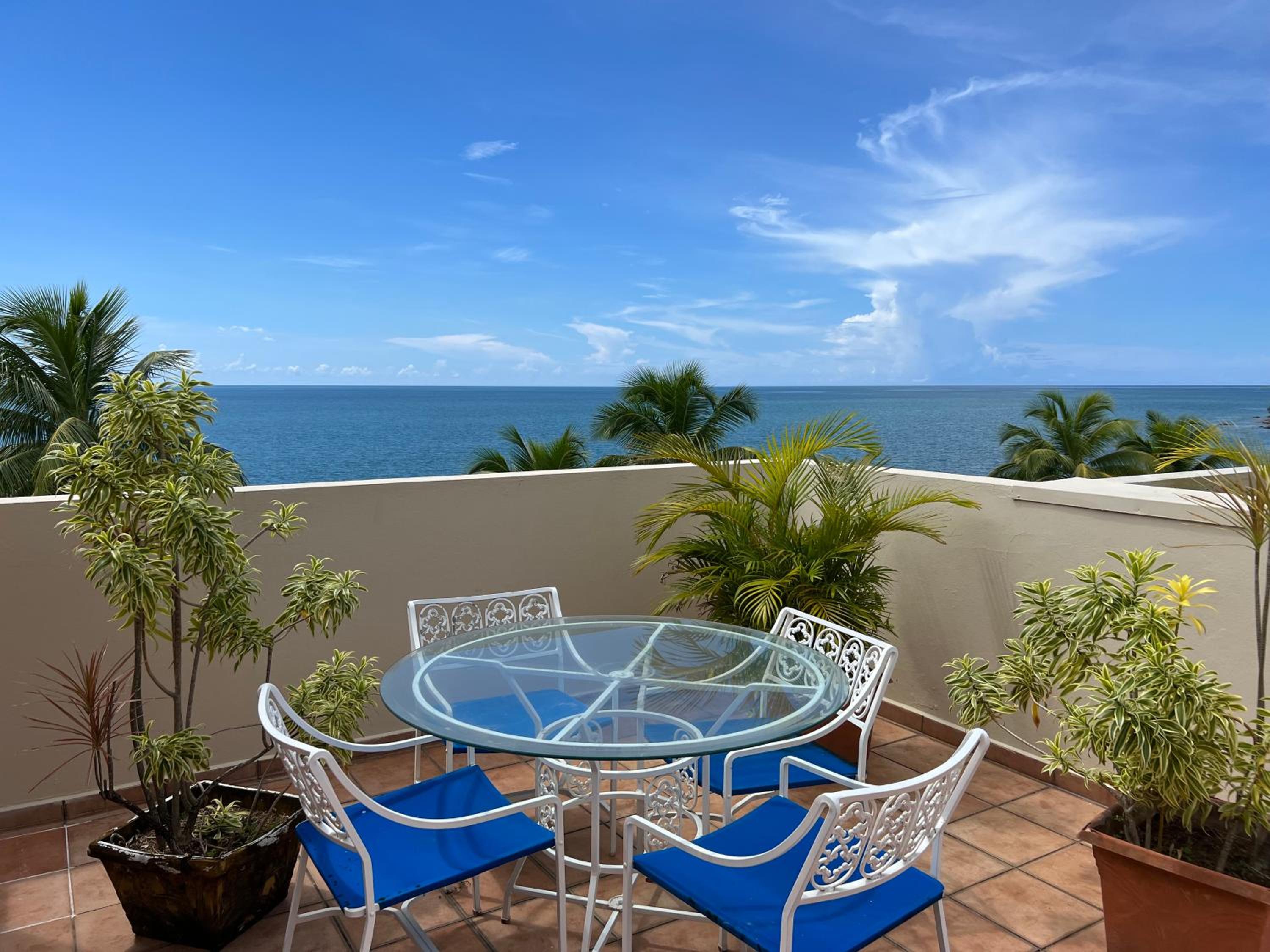 Oceanfron Villa de Playa Almirante view 4