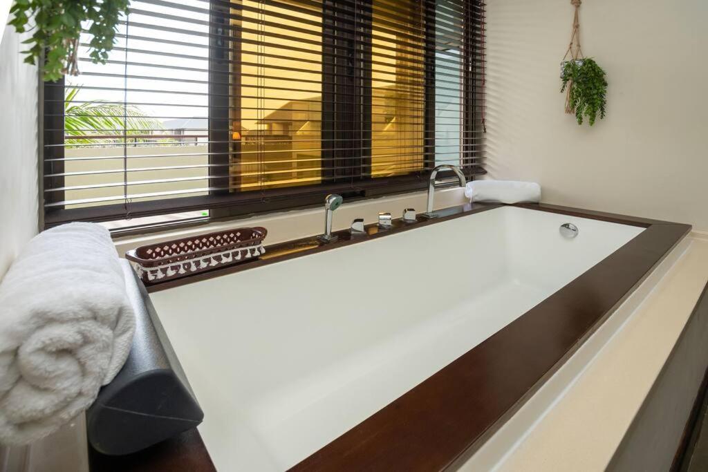 Luxurious 3 bed penthouse with pool in Grand Baie view 5