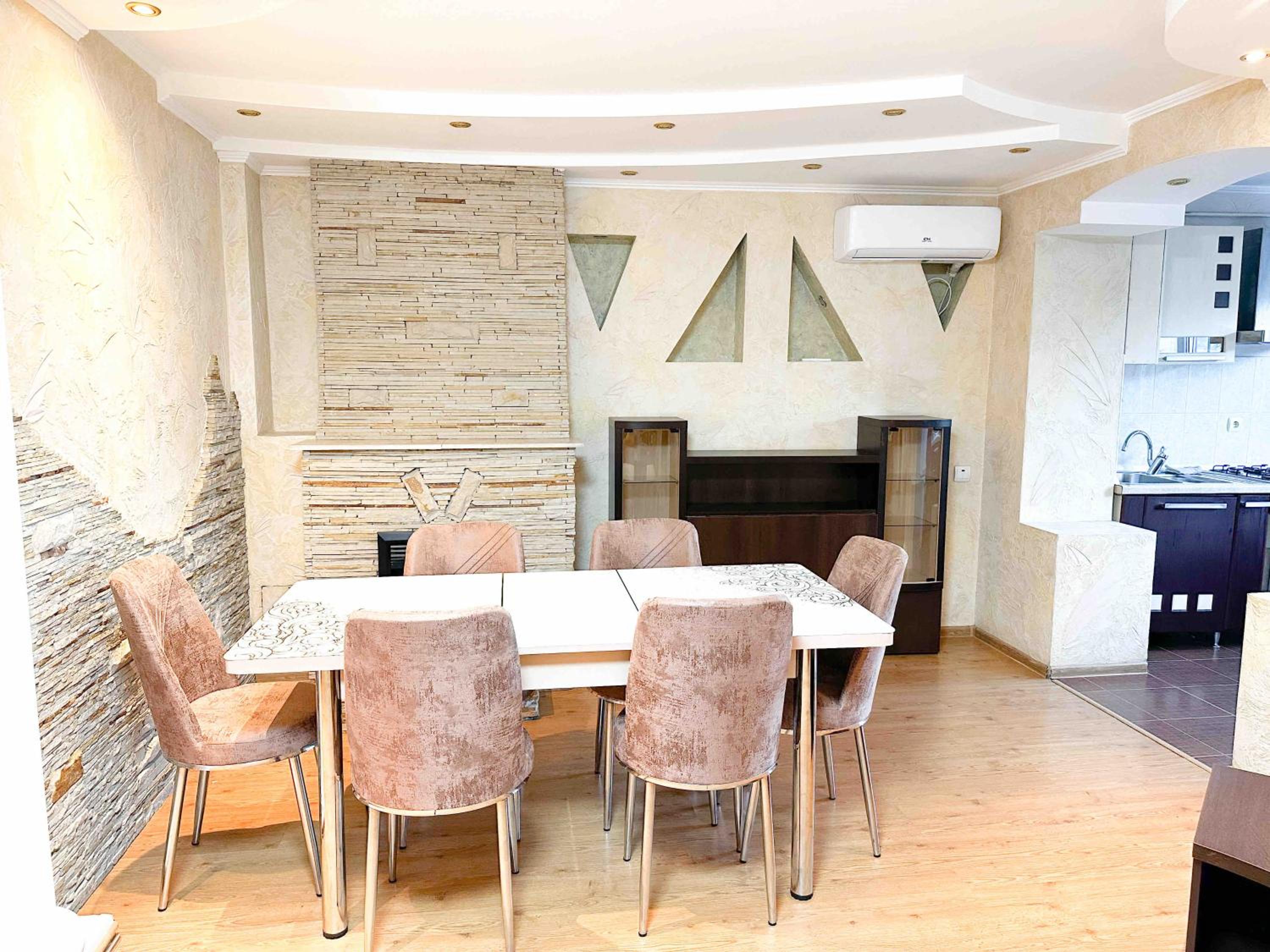 Center 2 bedrooms Hajdeu view 4
