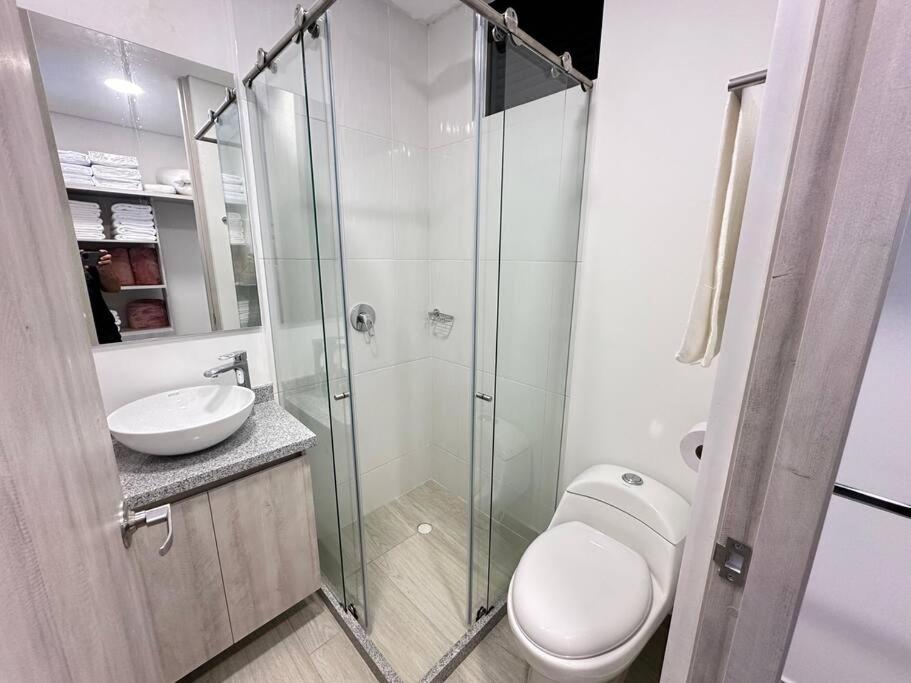 Amara 510-Comodo y amplio apartaestudio en sector Laureles