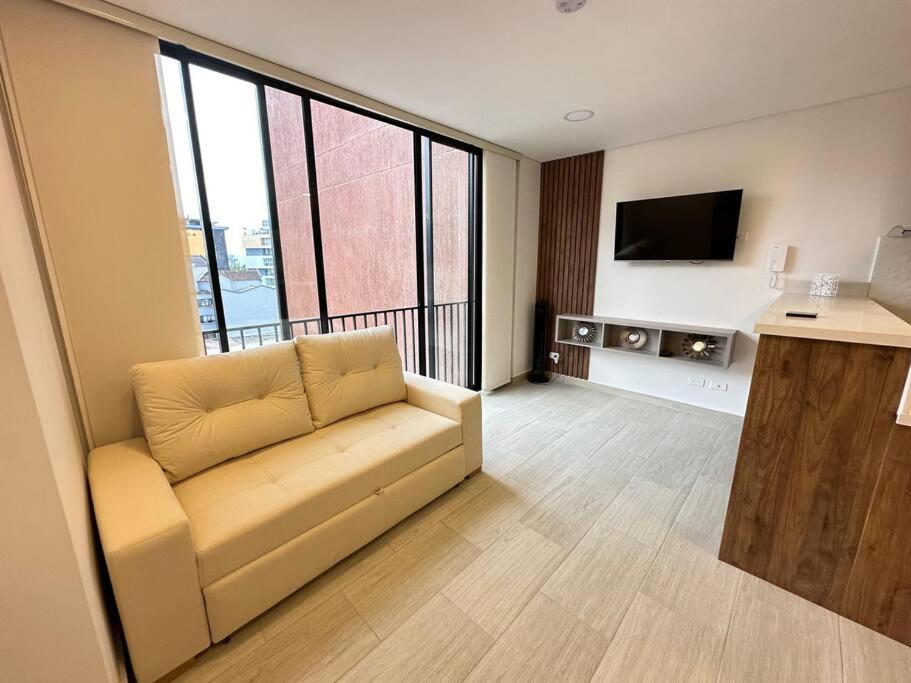 Amara 510-Comodo y amplio apartaestudio en sector Laureles