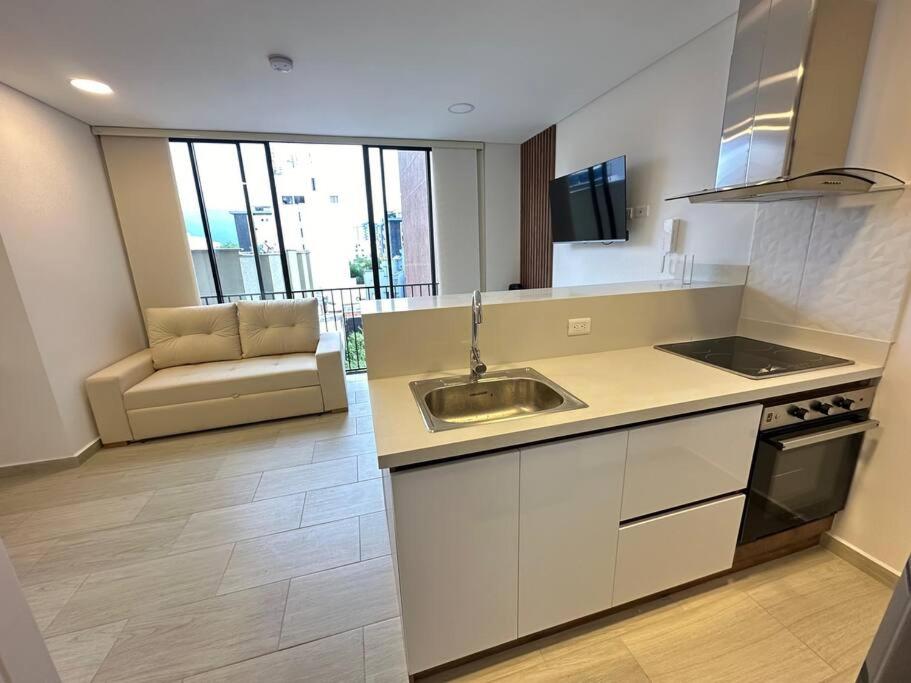 Amara 510-Comodo y amplio apartaestudio en sector Laureles