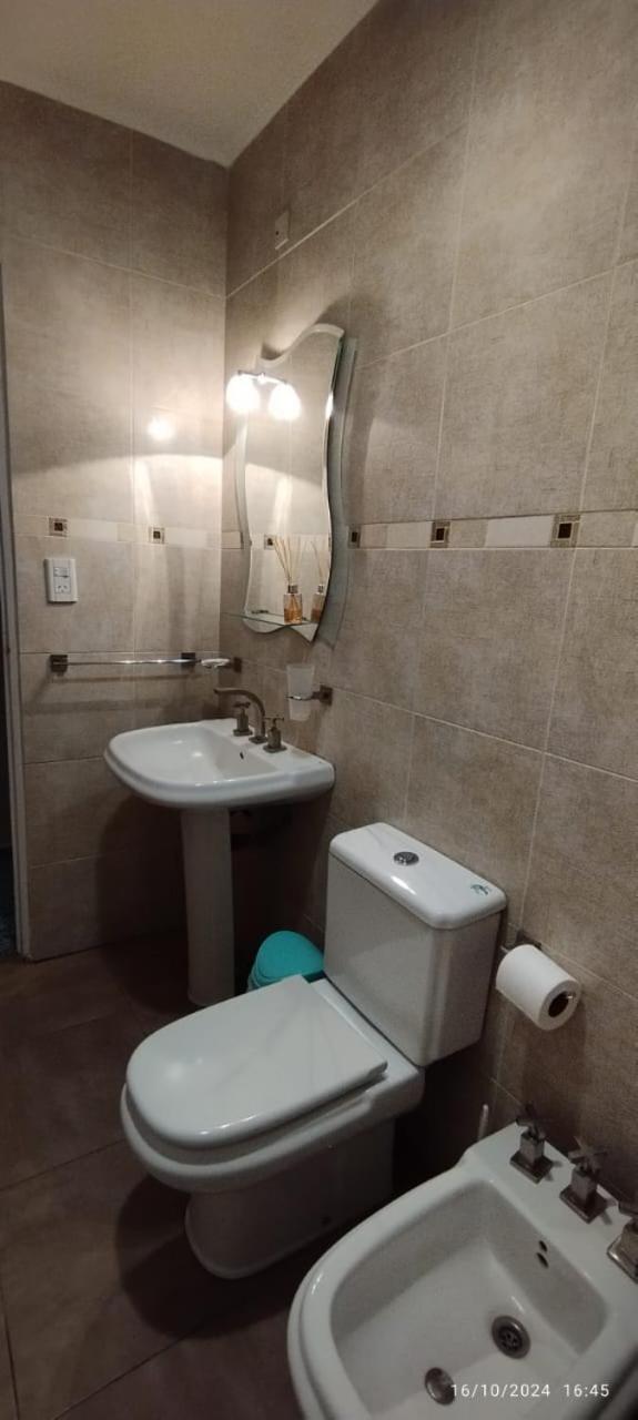 - Casa Jacarandá- quincho, garaje-consultá mascota -50 mts de la avenida principal