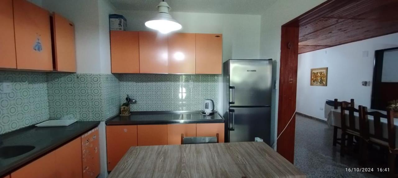 - Casa Jacarandá- quincho, garaje-consultá mascota -50 mts de la avenida principal
