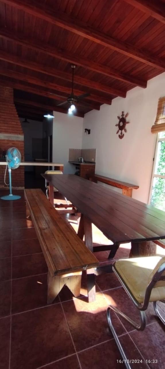 - Casa Jacarandá- quincho, garaje-consultá mascota -50 mts de la avenida principal