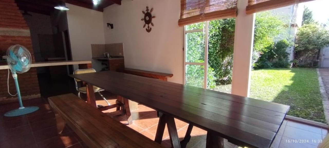 - Casa Jacarandá- quincho, garaje-consultá mascota -50 mts de la avenida principal