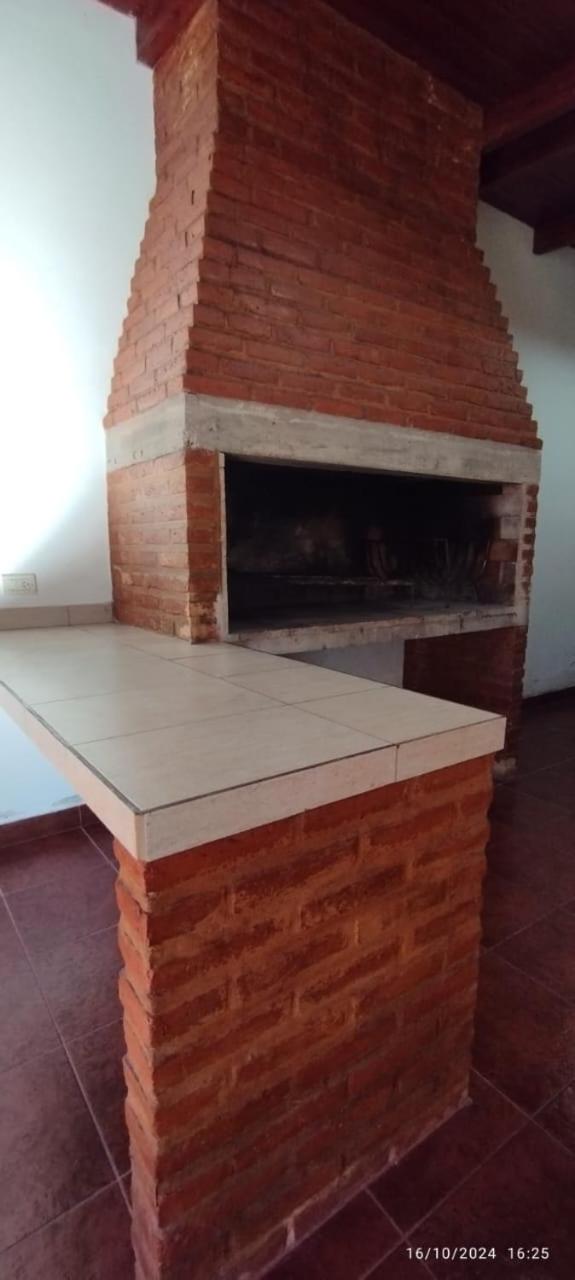- Casa Jacarandá- quincho, garaje-consultá mascota -50 mts de la avenida principal