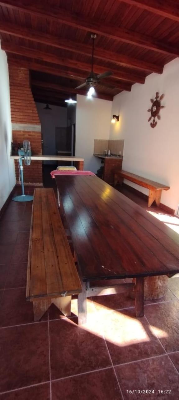 - Casa Jacarandá- quincho, garaje-consultá mascota -50 mts de la avenida principal