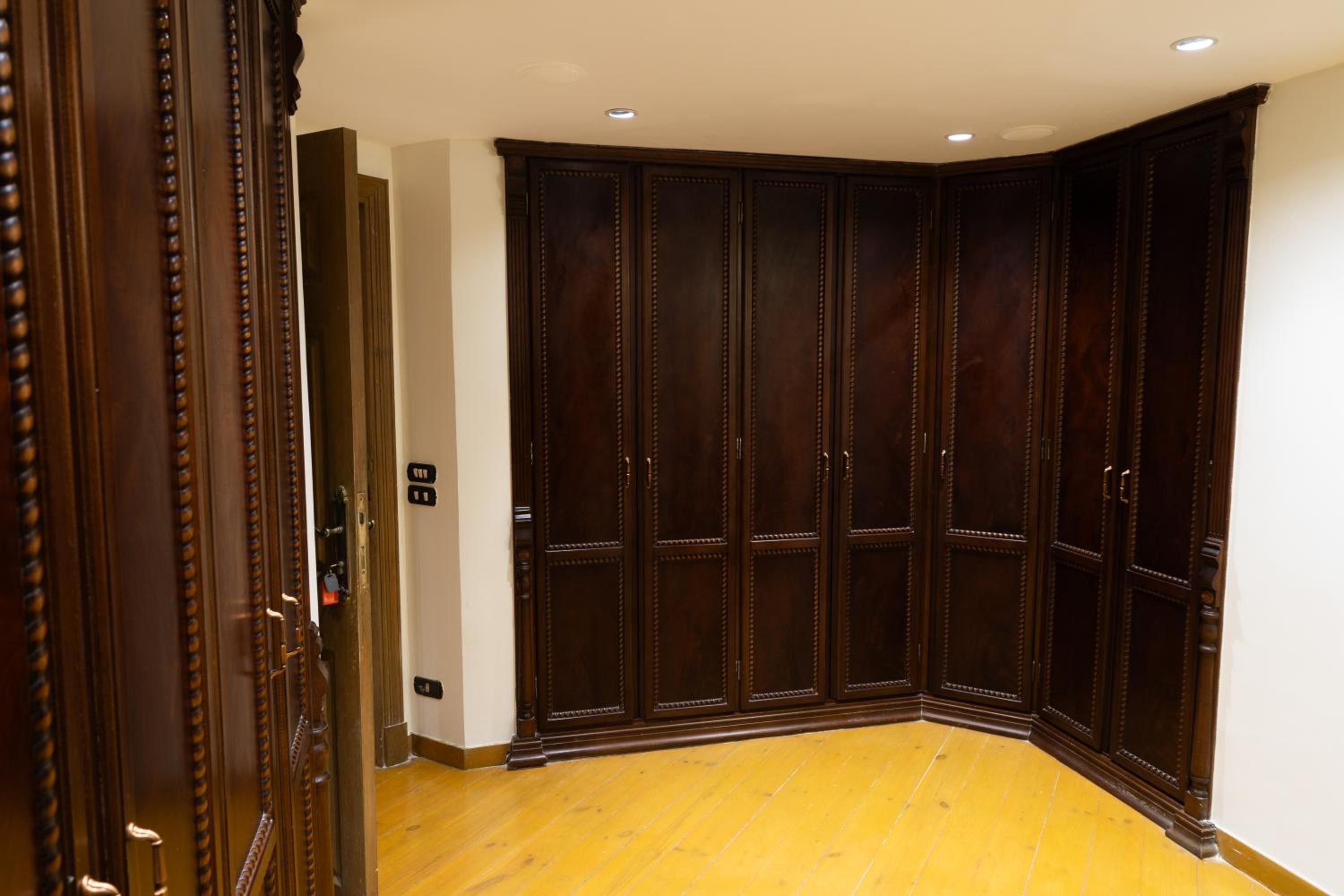 Spacious 3 BR Apartment Dokki