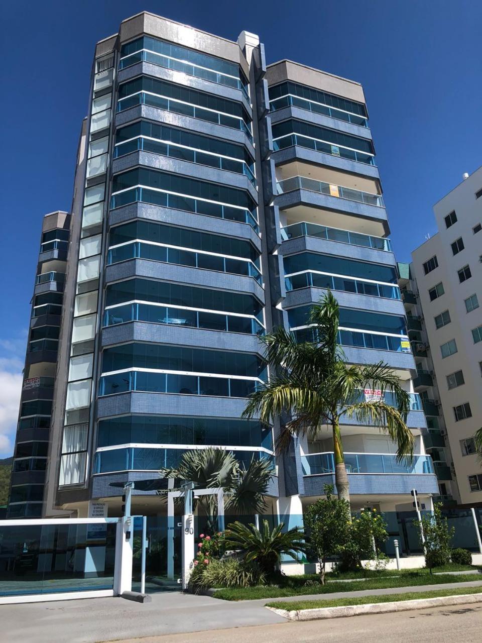 Cód 113 - Apartamento vista para o mar