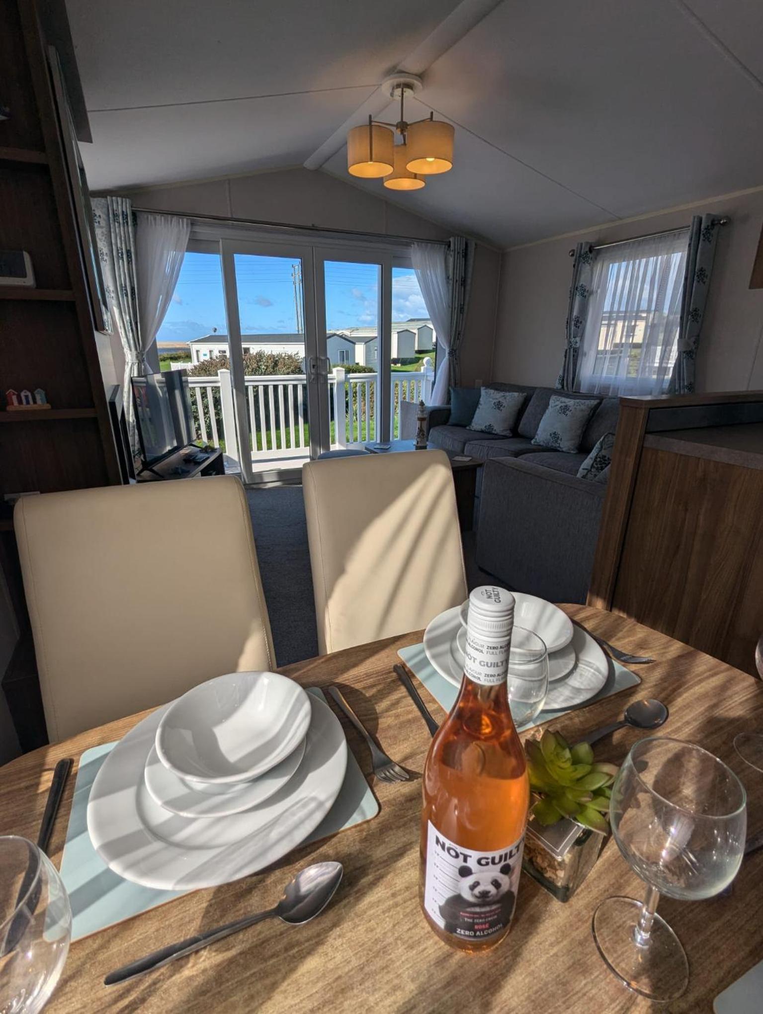 STYLISH HOLIDAY HOME WITH UNINTERRUPTED VIEWS OF THE FLEET LAGOON ON Haven LITTLESEA HOLIDAY PARK view 4