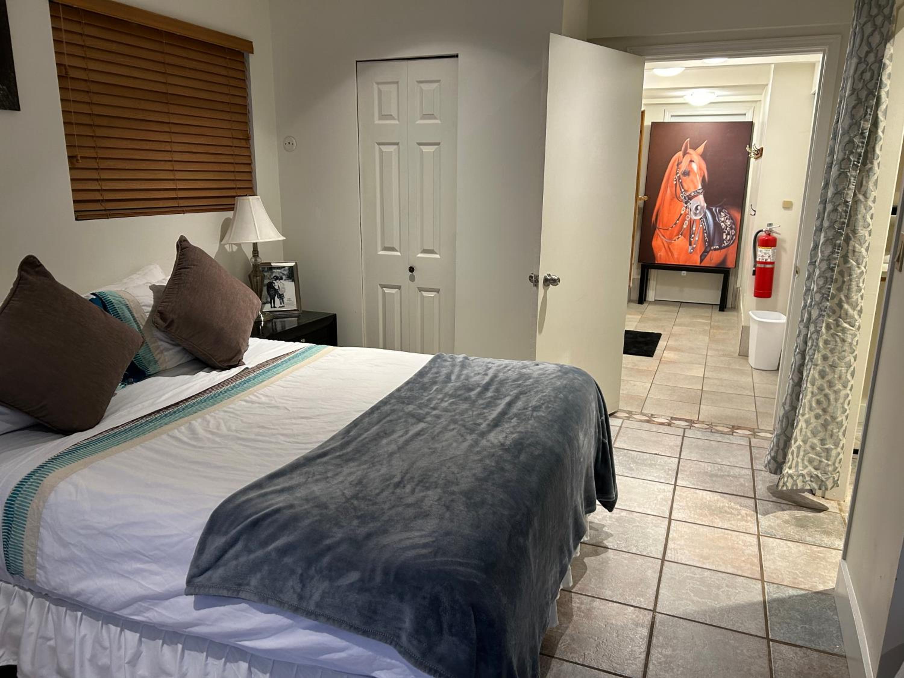 Private Bedroom, Bathroom, Shared Outdoor Pool, Hot Tub