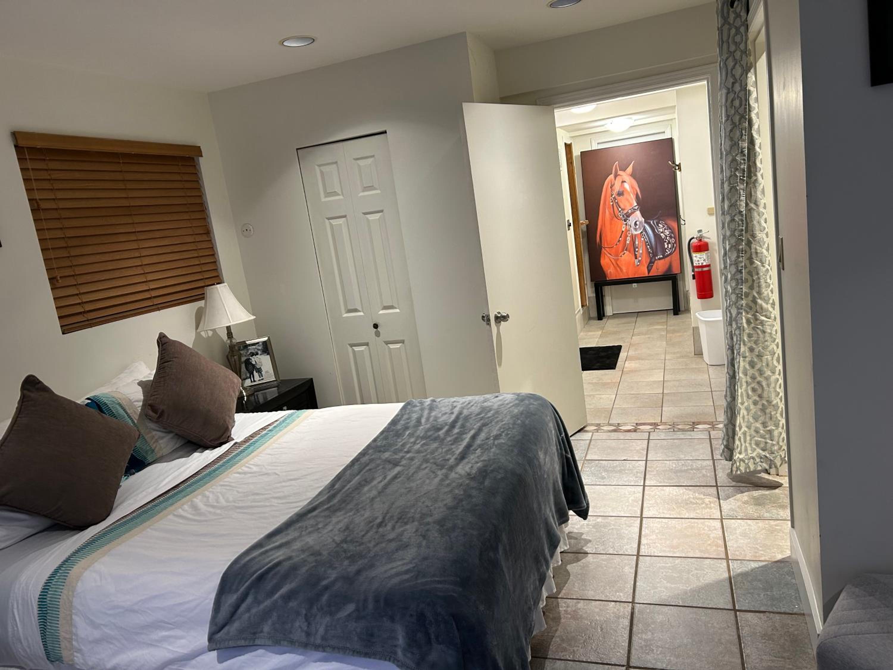 Private Bedroom, Bathroom, Shared Outdoor Pool, Hot Tub
