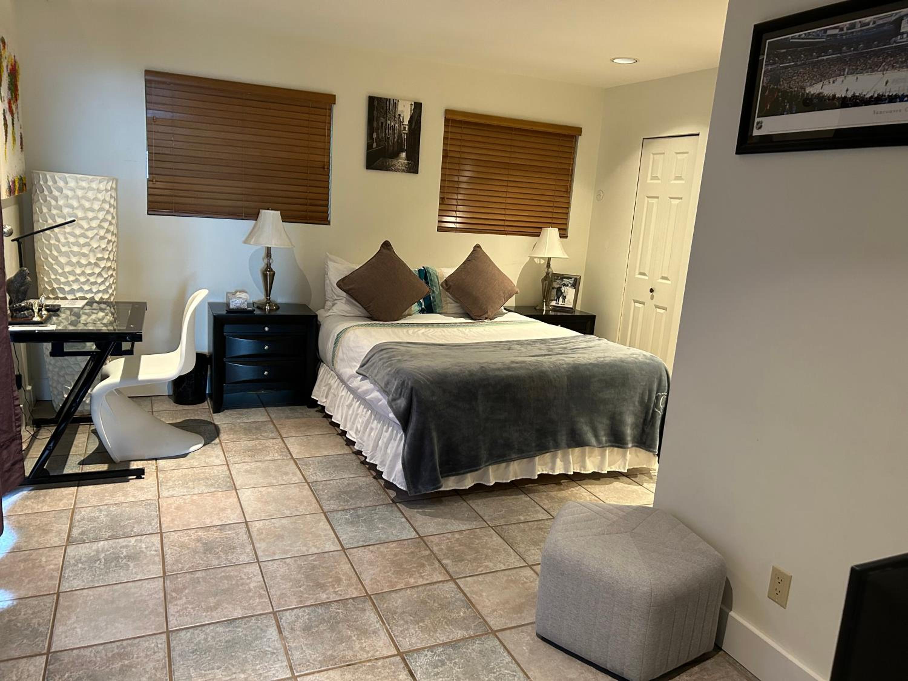 Private Bedroom, Bathroom, Shared Outdoor Pool, Hot Tub