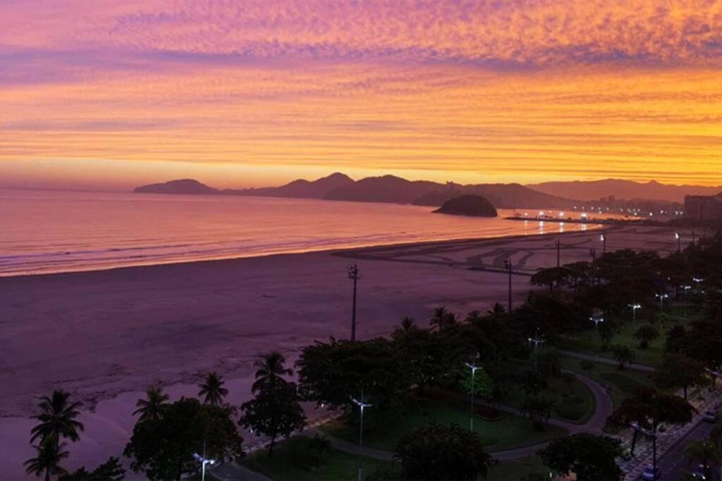 Lindo e Moderno na praia do Gonzaga c/ar