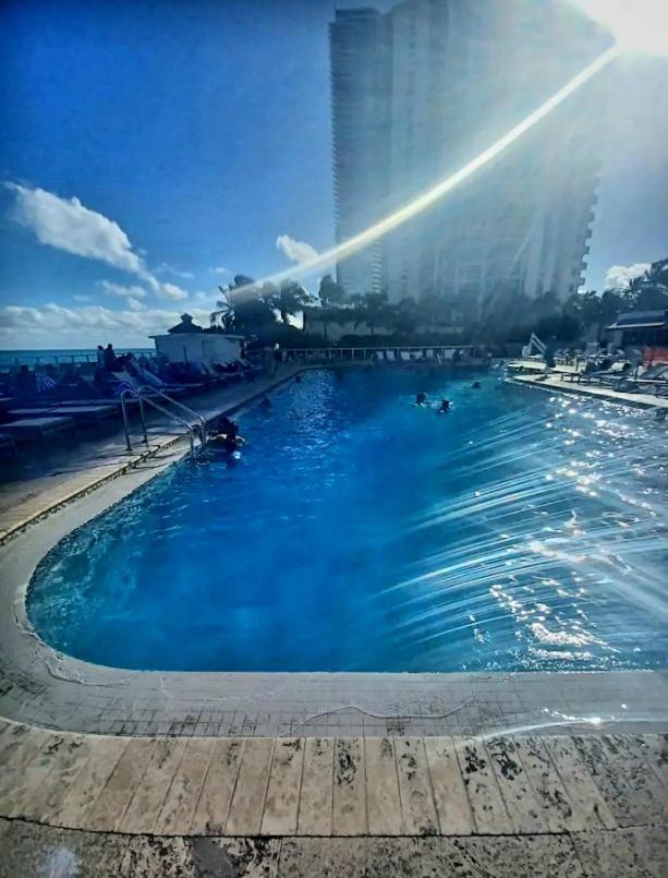 Top floor oceanfront Miami Direct Access to the beach