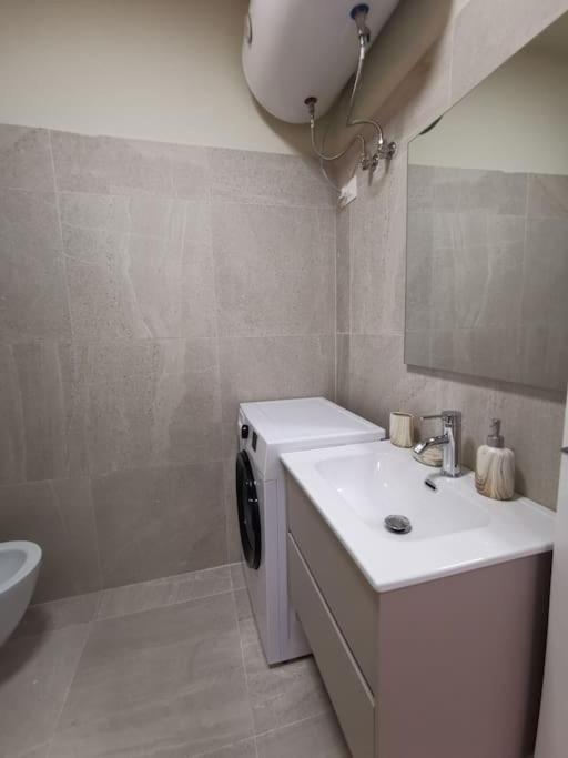 Durres City Center Apartment With a View