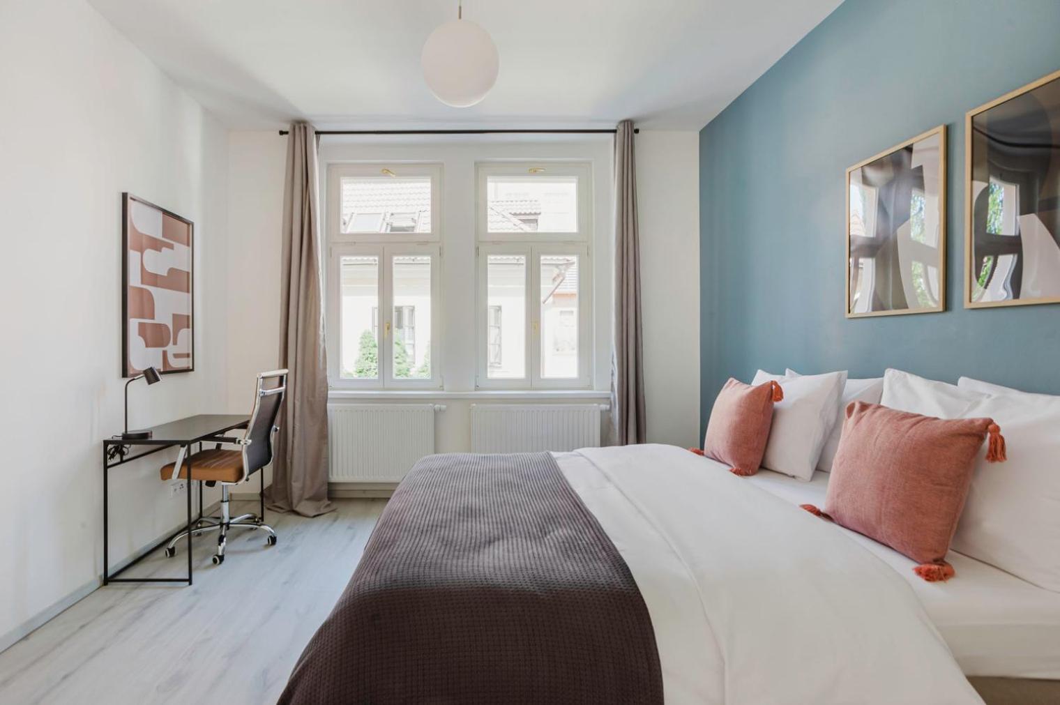 Blueground Rostovska str renovated furnished PRG-19