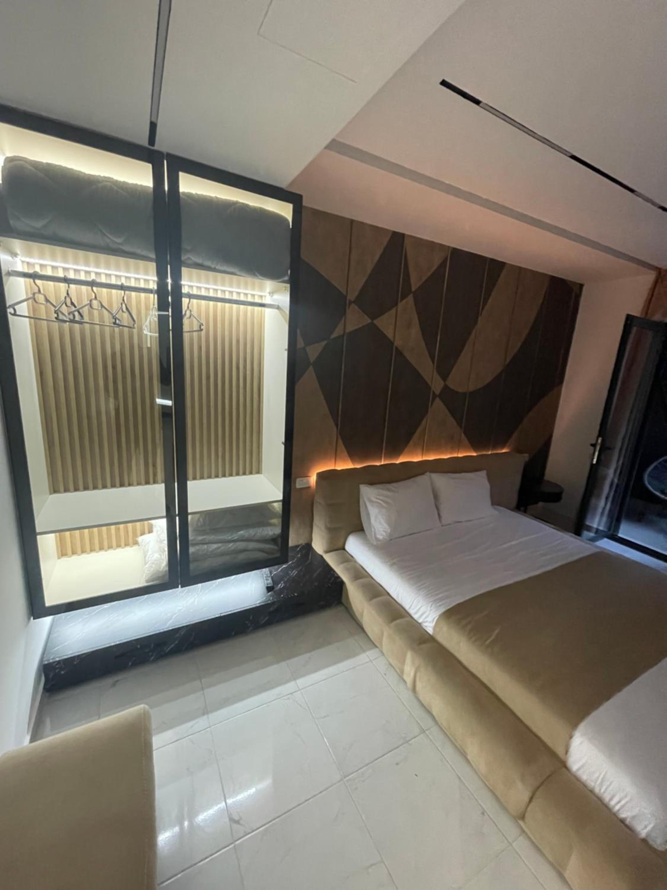 Cahani Suite