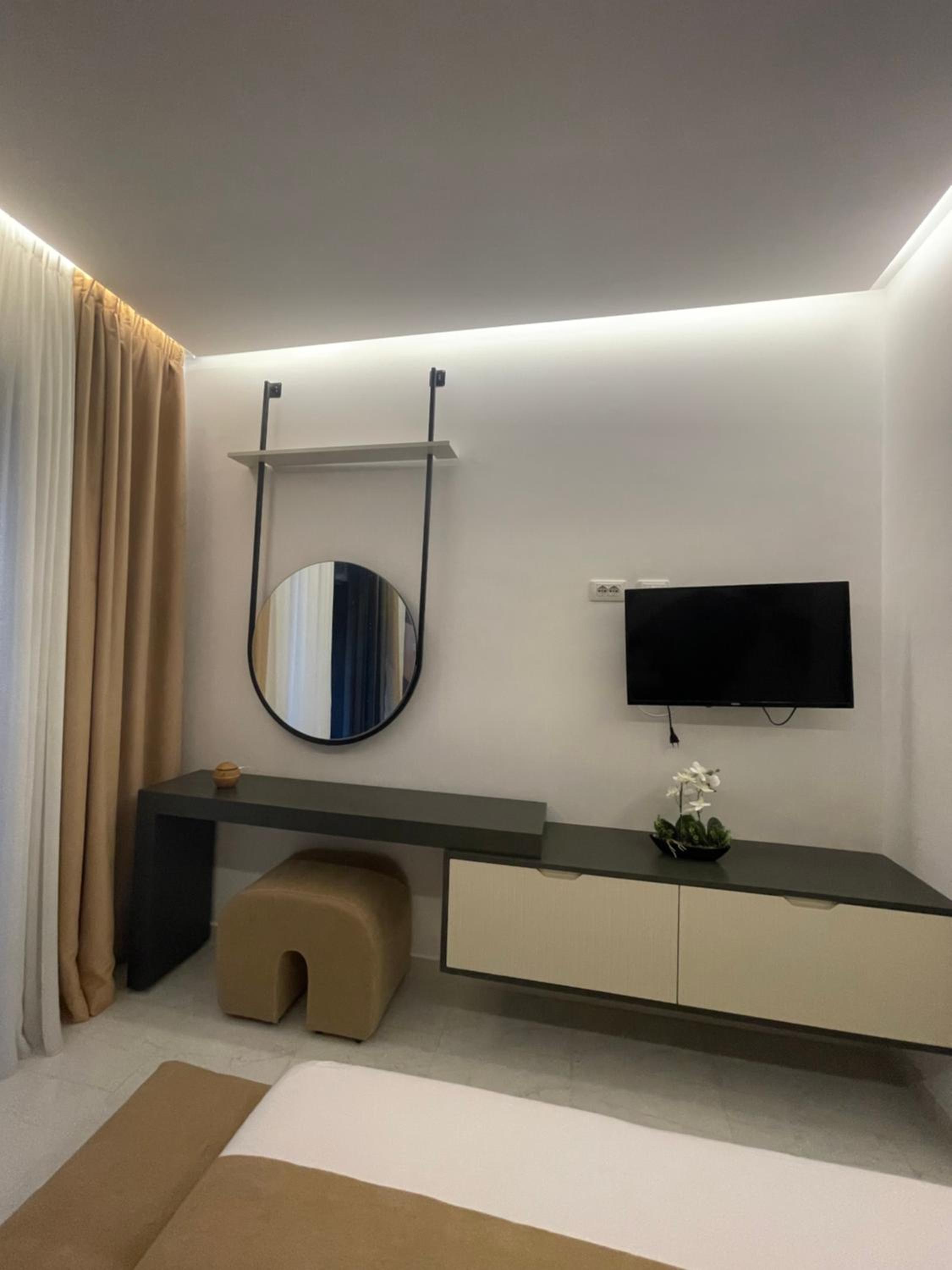 Cahani Suite