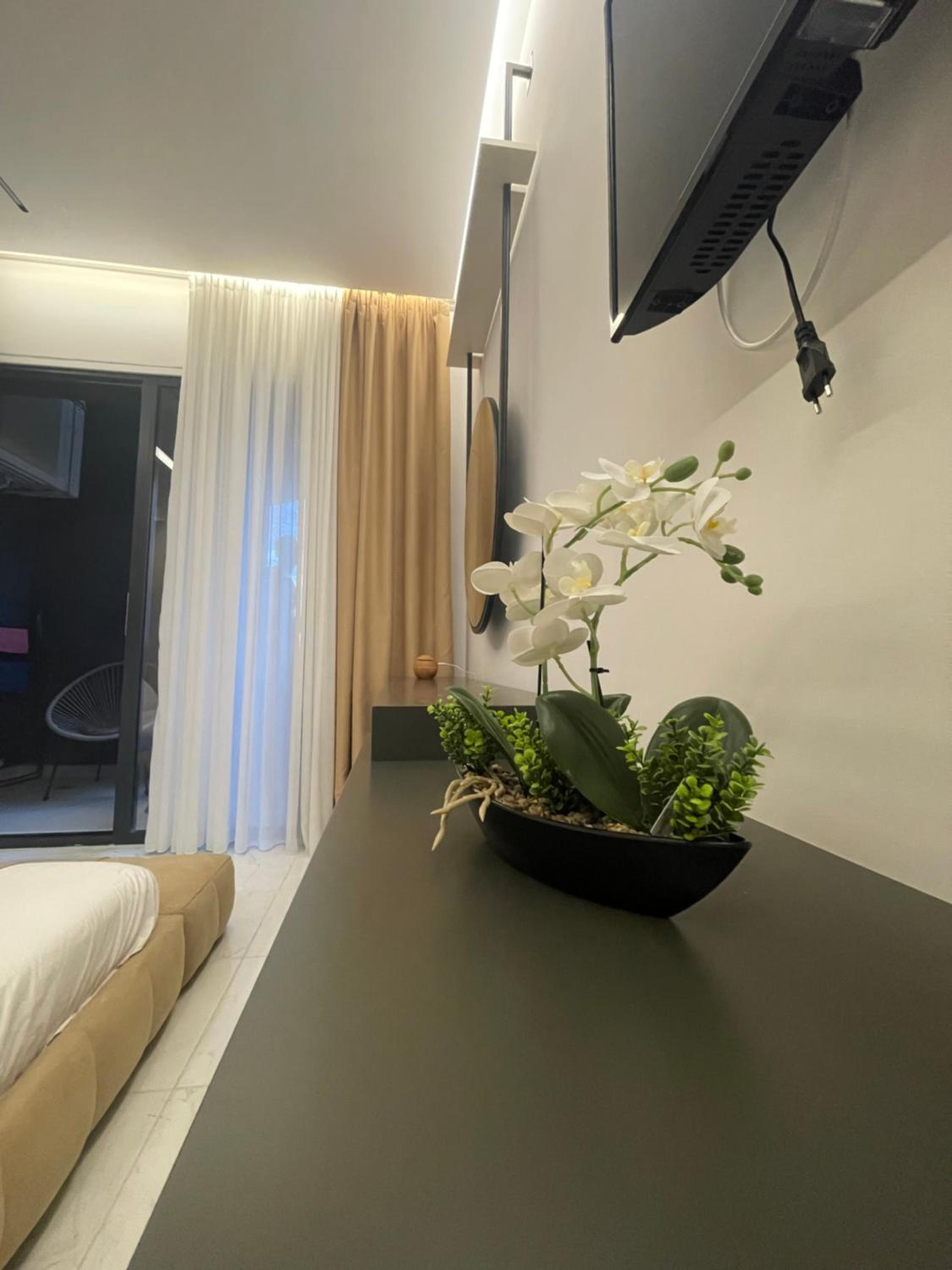 Cahani Suite