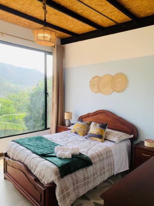 Casa Tinta & hierro view 3