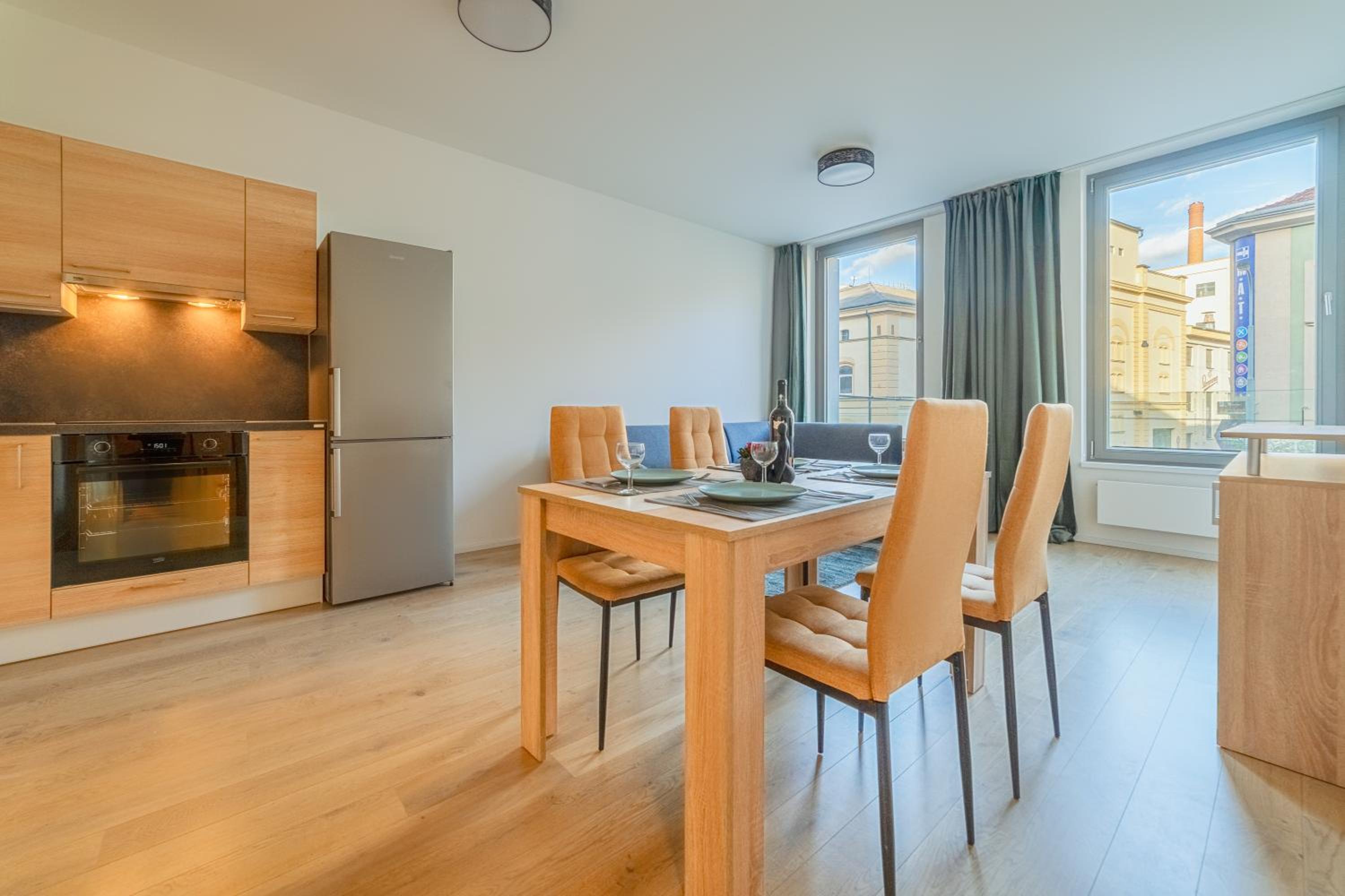 Premium Woodsy Apartment with Parking Garage by Rentez