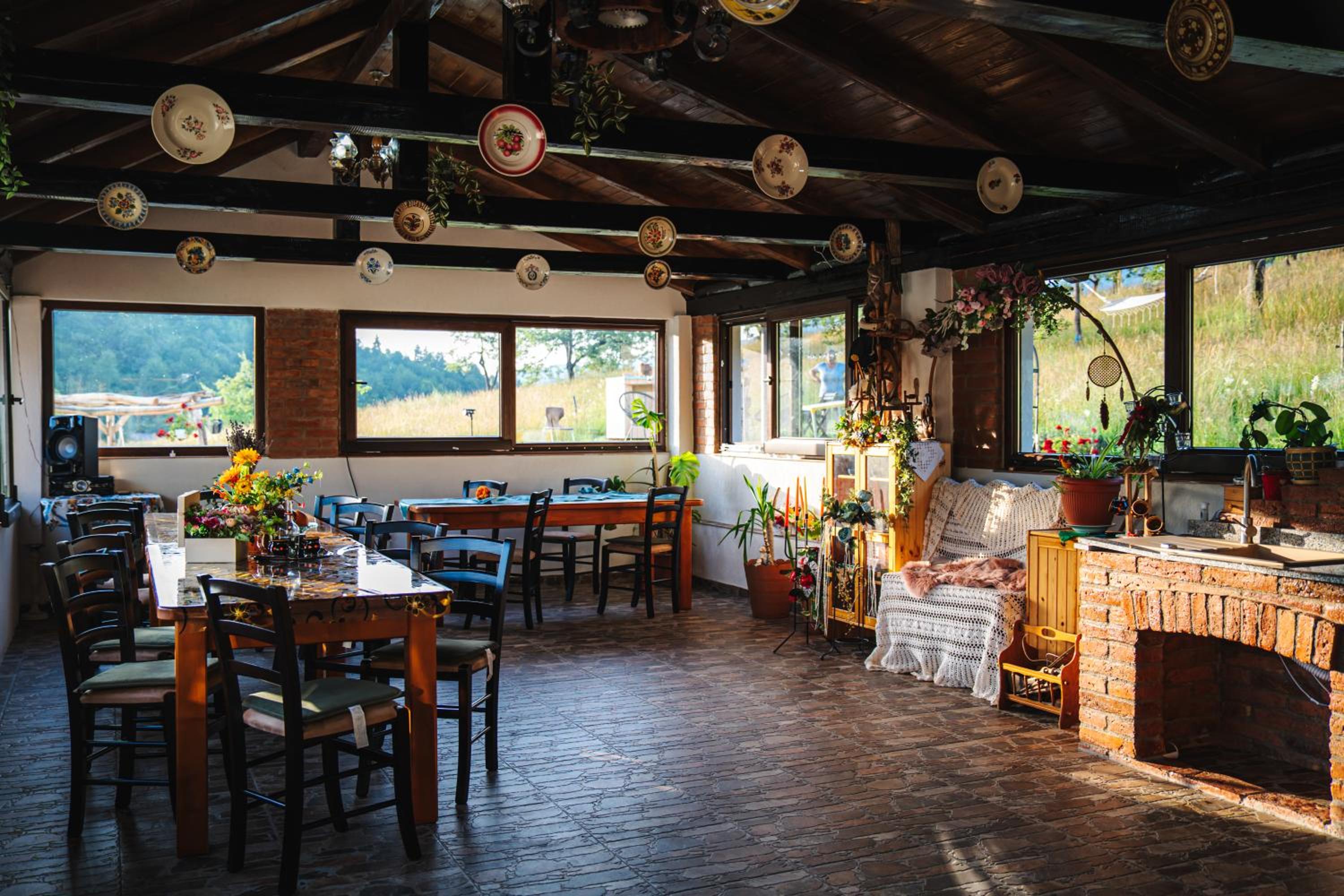 Magic Garden - Grădina Sânzienelor - Punct Gastronomic Local view 5