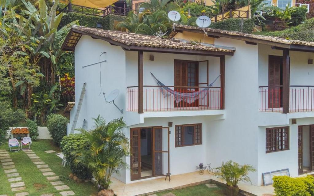 Casas Baepi em condomínio a 300m da praia