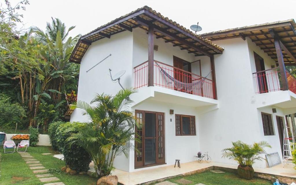 Casas Baepi em condomínio a 300m da praia