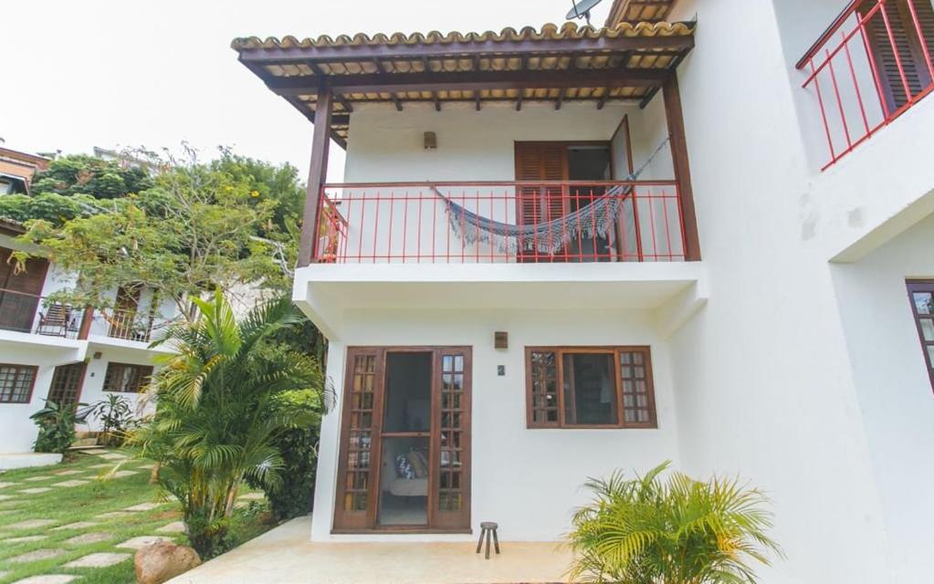 Casas Baepi em condomínio a 300m da praia