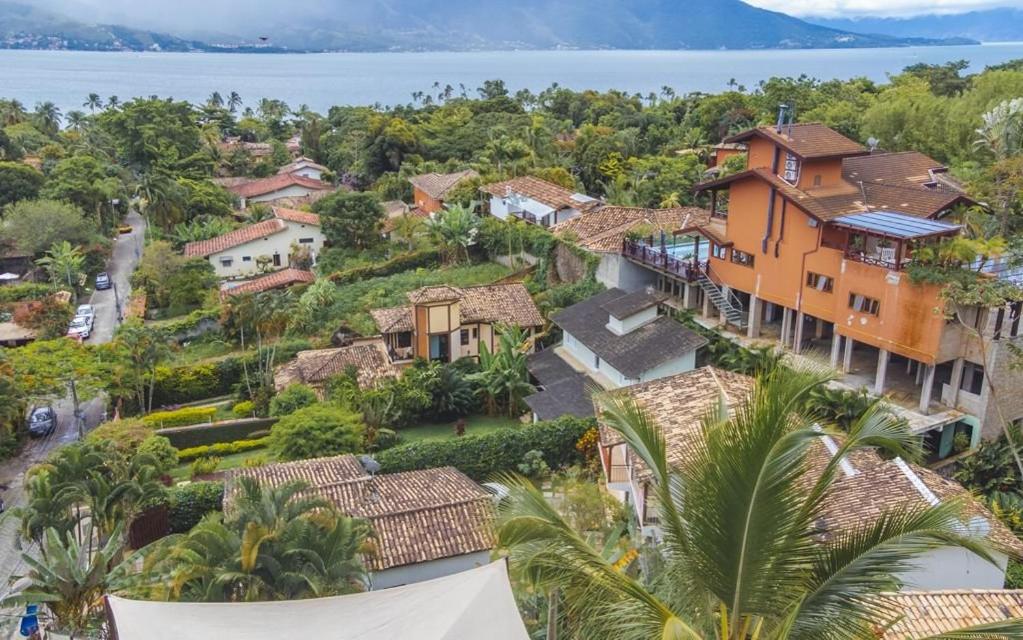 Casas Baepi em condomínio a 300m da praia