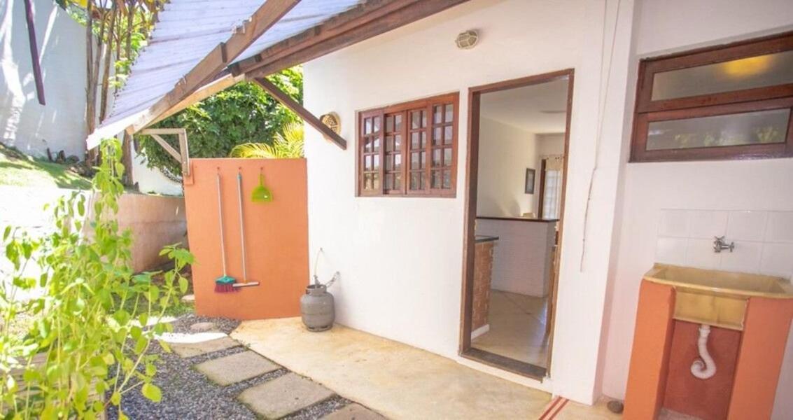 Casas Baepi em condomínio a 300m da praia