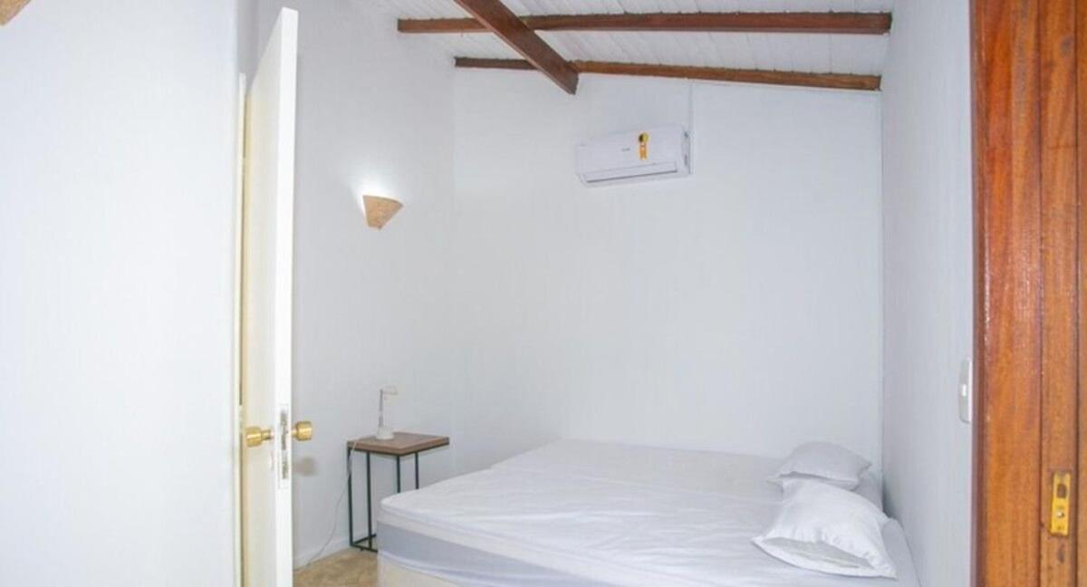 Casas Baepi em condomínio a 300m da praia