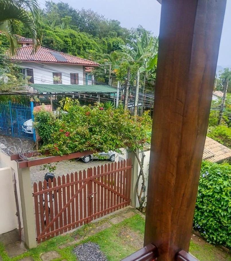 Casas Baepi em condomínio a 300m da praia