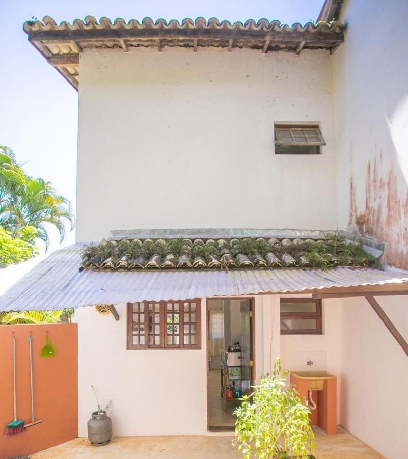 Casas Baepi em condomínio a 300m da praia