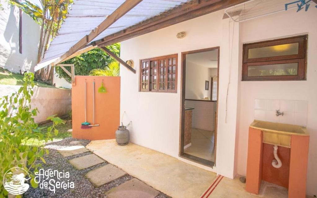 Casas Baepi em condomínio a 300m da praia