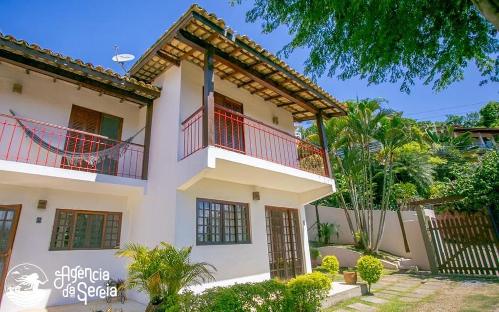 Casas Baepi em condomínio a 300m da praia