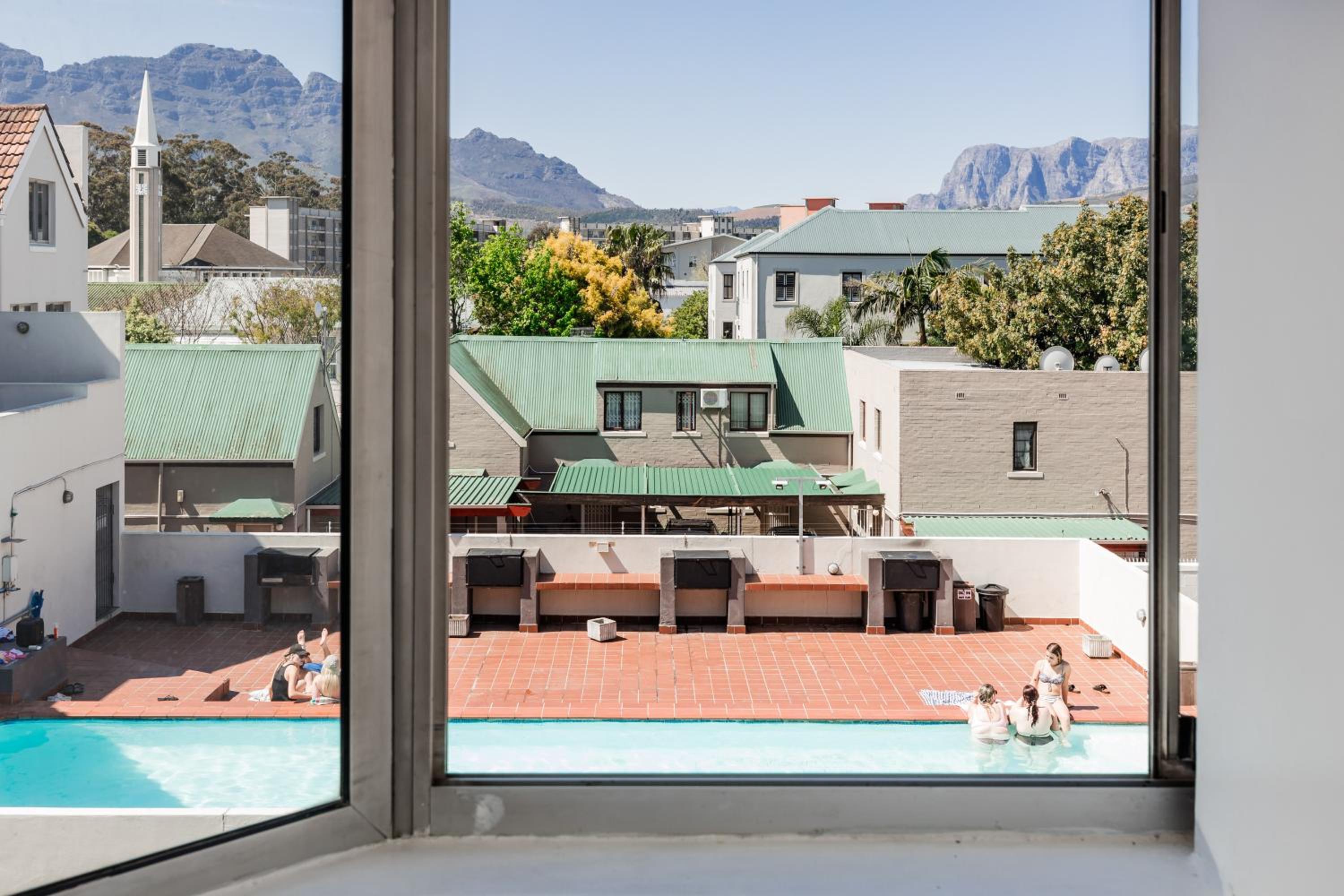 Silvertree Collective Spacious Central Apartment