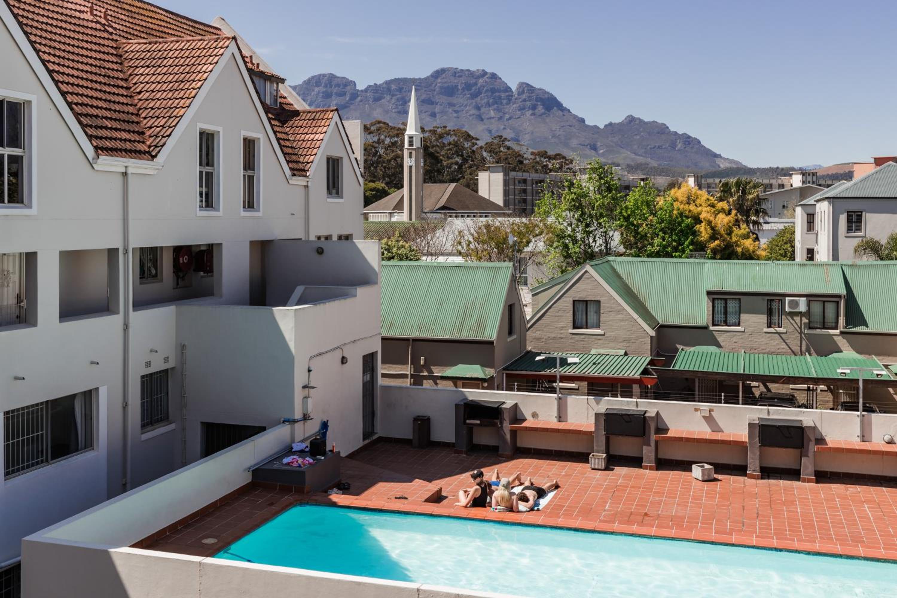 Silvertree Collective Spacious Central Apartment