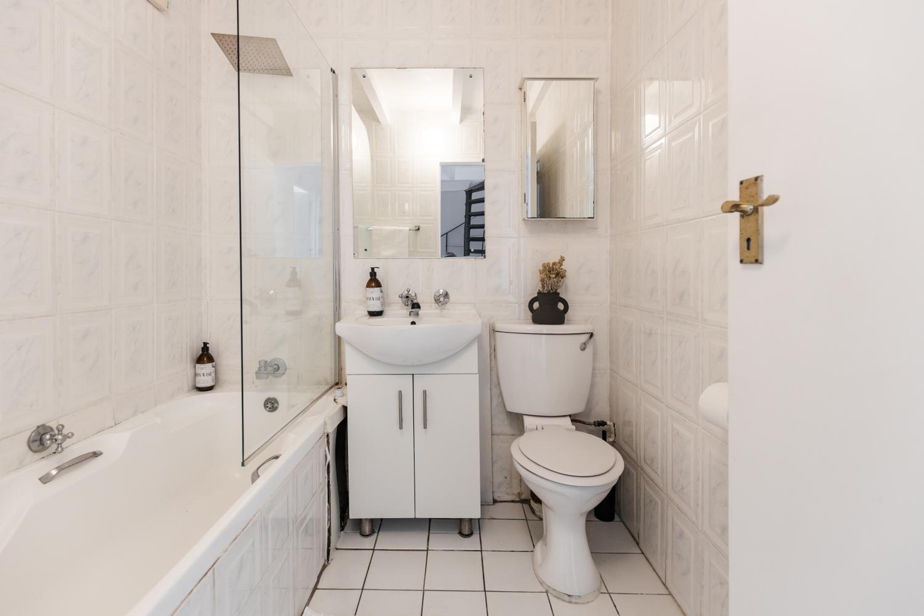 Silvertree Collective Spacious Central Apartment