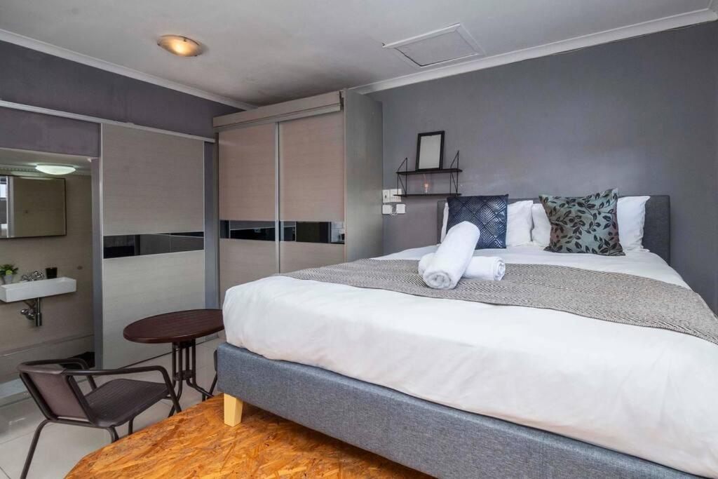 Simple Studio in Sea Point